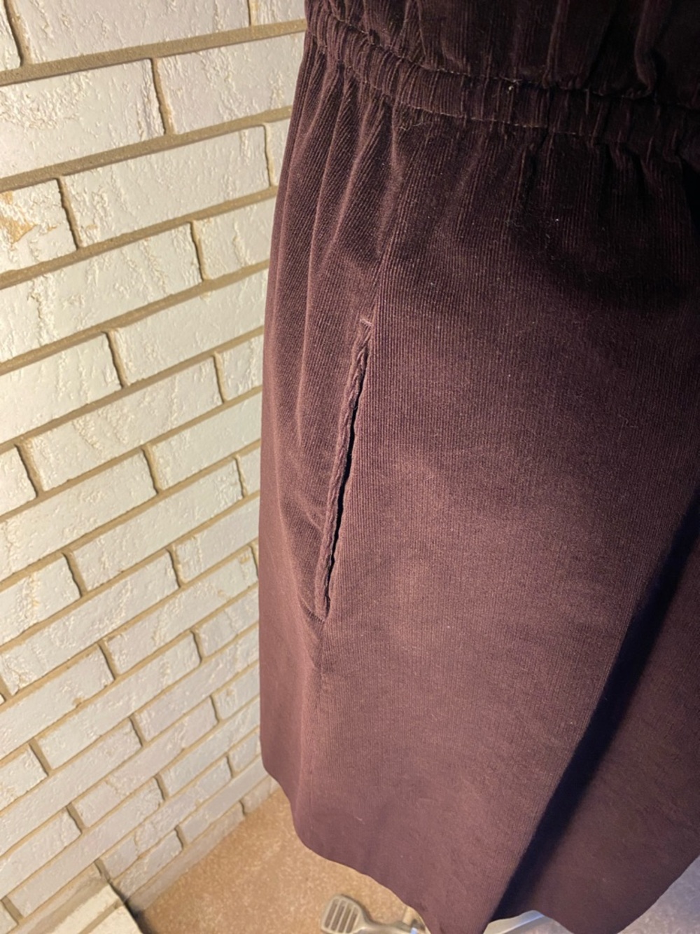 Classic Short-Sleeve Velvet Dress in Deep Plum - Picture 4 of 6